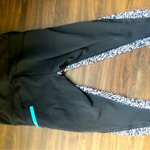 Lululemon Run Top Speed Crop Black White Leggings